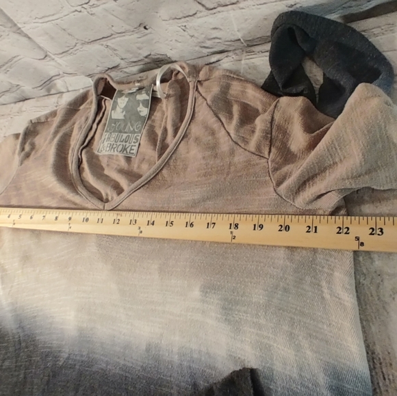 YFB Young Fabulous and Broke Dip Dye V Neck Long Sleeve Top S - Picture 11 of 14